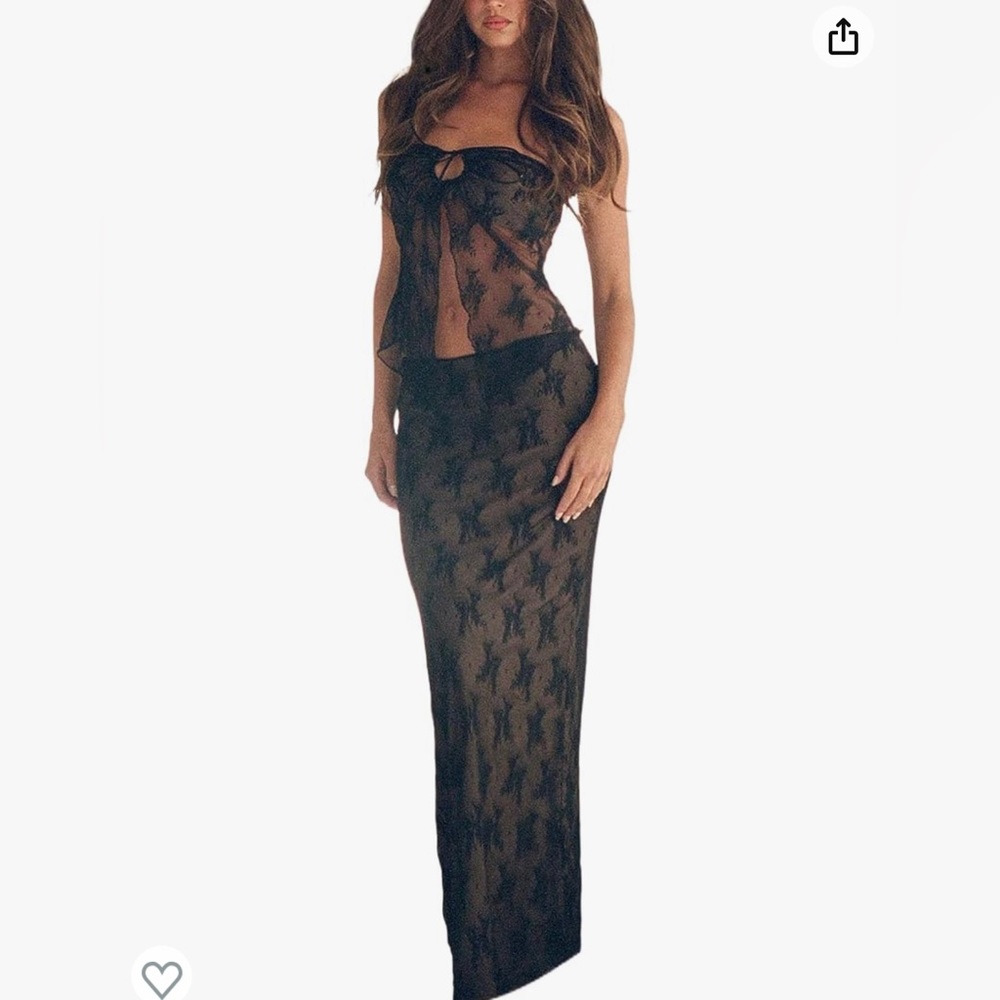 Gorgeous two piece. Mesh. Top is adjustable